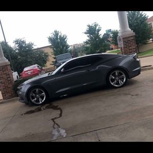 Meet your Posher, Javier